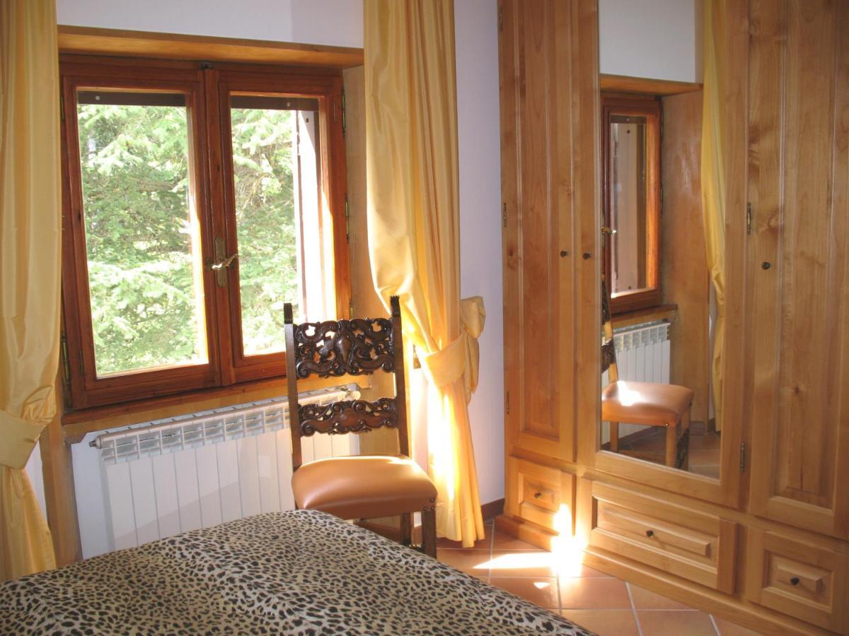 B&B Gli Scoiattoli Rocca di Mezzo Bagian luar foto